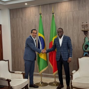 Em visita ao país africano, prefeito Bruno Reis discute revitalização da Casa do Benin