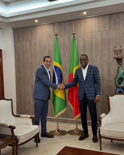 Em visita ao país africano, prefeito Bruno Reis discute revitalização da Casa do Benin