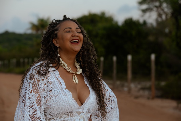 Ana Paula Albuquerque lança álbum ‘Tributo aos Tincoãs’ com show especial na Sala do Coro do TCA