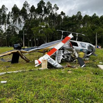 Helicóptero cai com cinco ocupantes em Santa Catarina