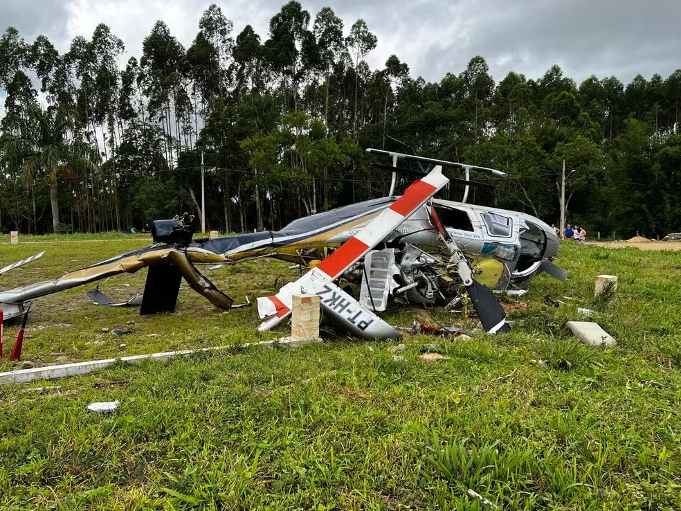 Helicóptero cai com cinco ocupantes em Santa Catarina