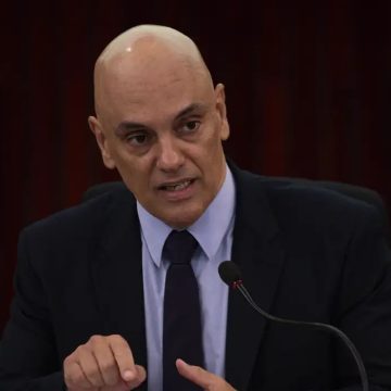 Moraes pede a Bolsonaro que apresente convite para posse de Trump nos EUA