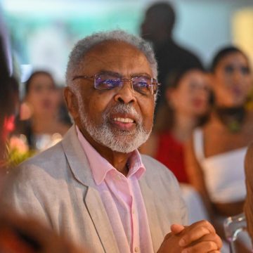 Gilberto Gil desembarca em Salvador para show da turnê Tempo Rei