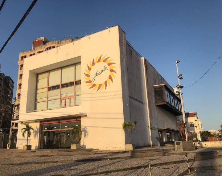 Cine Glauber Rocha recebe primeira edição do Sarau Multilinguagens Stage Pluss