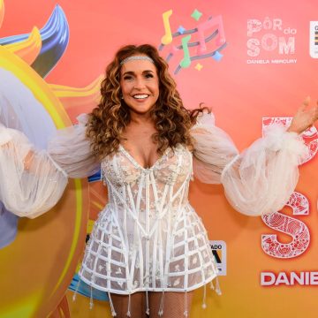 Pôr do Som com Daniela Mercury retorna ao Farol da Barra em edição histórica de 25 anos com homenagem aos 40 anos do Axé; veja vídeo