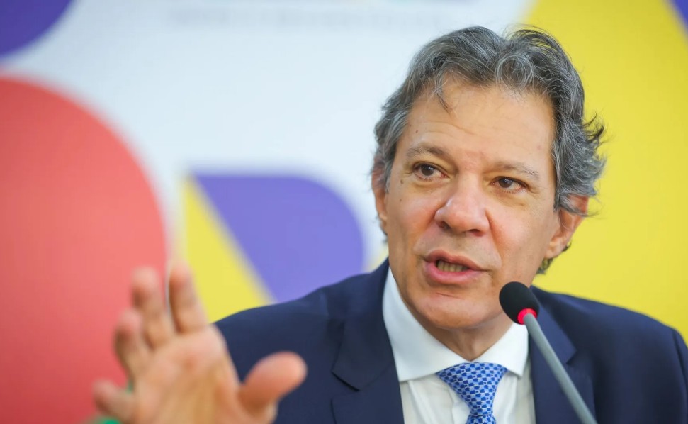 Haddad afirma que Governo vai tomar providências criminais contra fake news do Pix