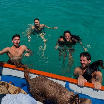 João Lucas, Sasha Meneghel e Bruna Marquezine curtem férias paradisíacas em São Miguel dos Milagres