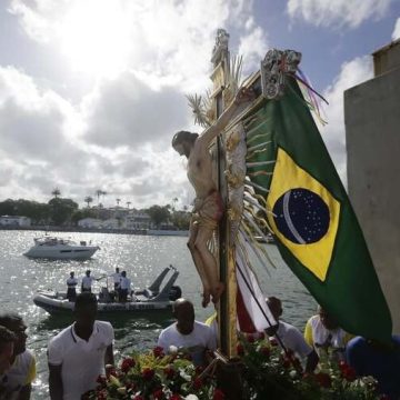 Adiada por conta das chuvas, procissão marítima com imagem do Senhor do Bonfim acontece nesta quarta-feira (15)