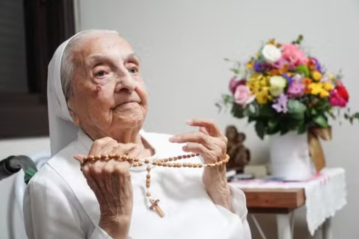 Freira gaúcha de 116 anos é reconhecida como a pessoa mais velha do mundo