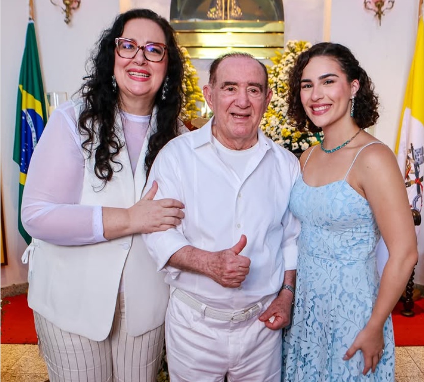 Renato Aragão comemora 90 anos com missa no Cristo Redentor