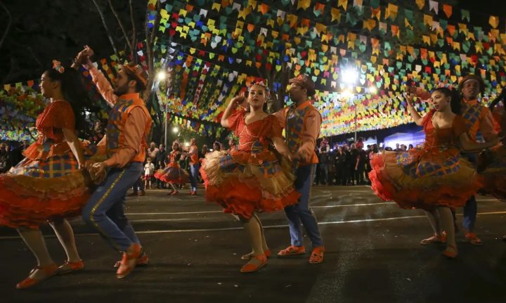 Festa popular preferida do brasileiro é a junina, e não o carnaval, revela pesquisa