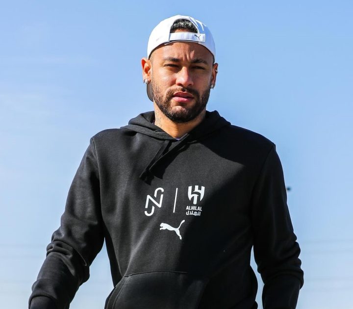 Neymar testa positivo para covid e Santos afasta jogador