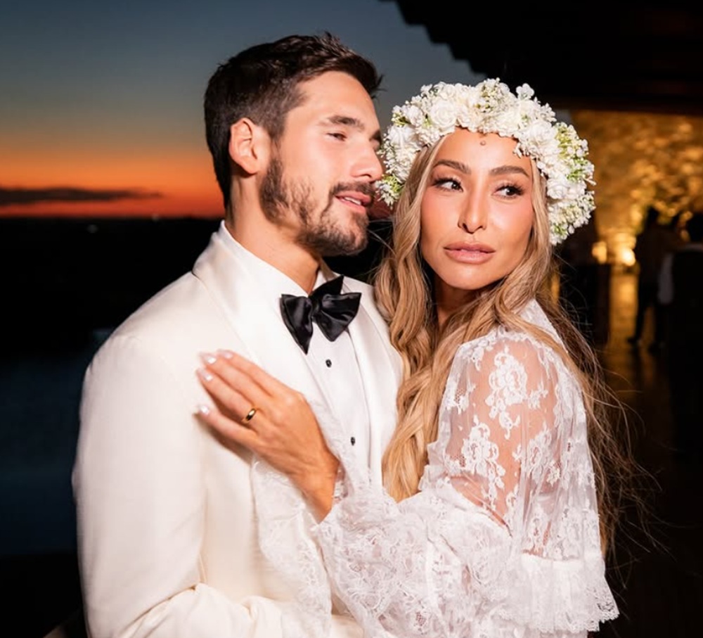 Nicolas Prattes abre álbum de fotos do casamento com Sabrina Sato