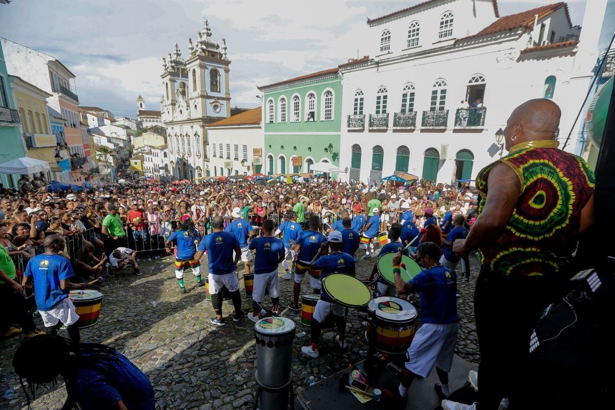 Não deu para quem quis: Olodum lota Pelourinho no primeiro ensaio gratuito do ano