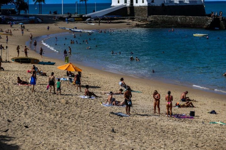 Após calor recorde, Salvador terá semana de tempo estável com chances de chuva