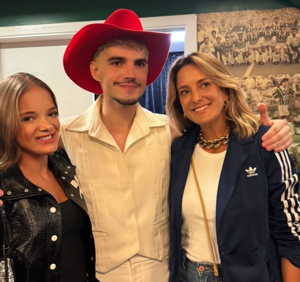 Rafa Justus curte show de Jão com a mãe e amigos em São Paulo