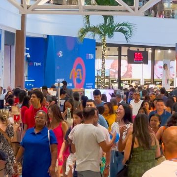 Shopping em Salvador promove descontos de até 50% para queimar estoque