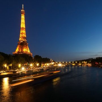 Visitas ao topo da Torre Eiffel estão suspensas; entenda