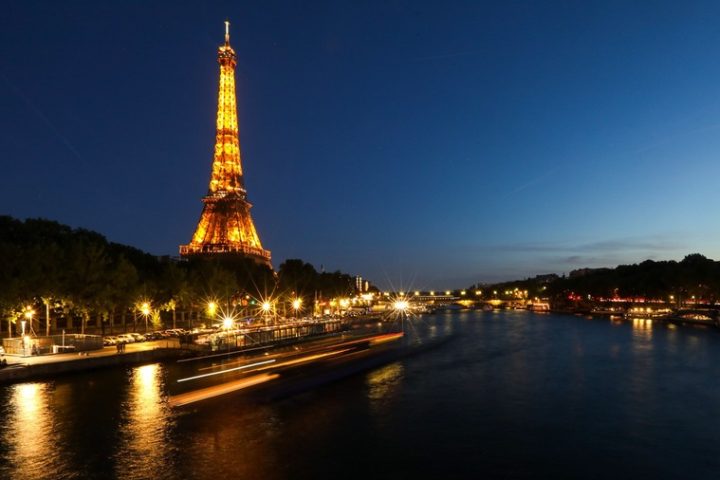 Visitas ao topo da Torre Eiffel estão suspensas; entenda