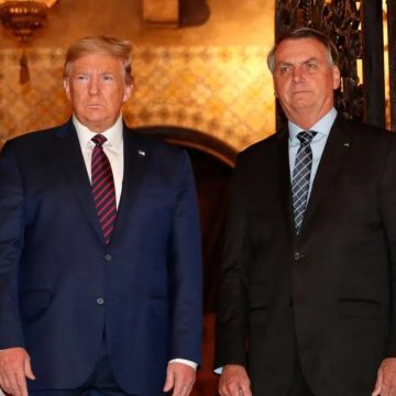 Defesa de Bolsonaro apresenta convite para posse de Trump e pede liberação de passaporte