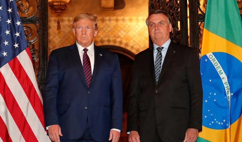 Defesa de Bolsonaro apresenta convite para posse de Trump e pede liberação de passaporte