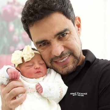 Zezé di Camargo desabafa sobre rotina com filha recém-nascida: ‘Tenho que ser parceiro’