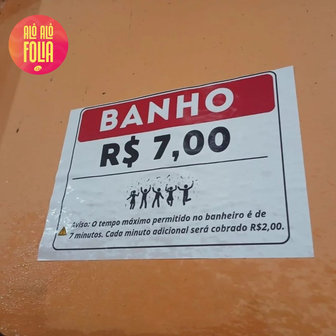 Na hora do aperto, foliões gastam até R$ 12 em banheiros no Carnaval de Salvador