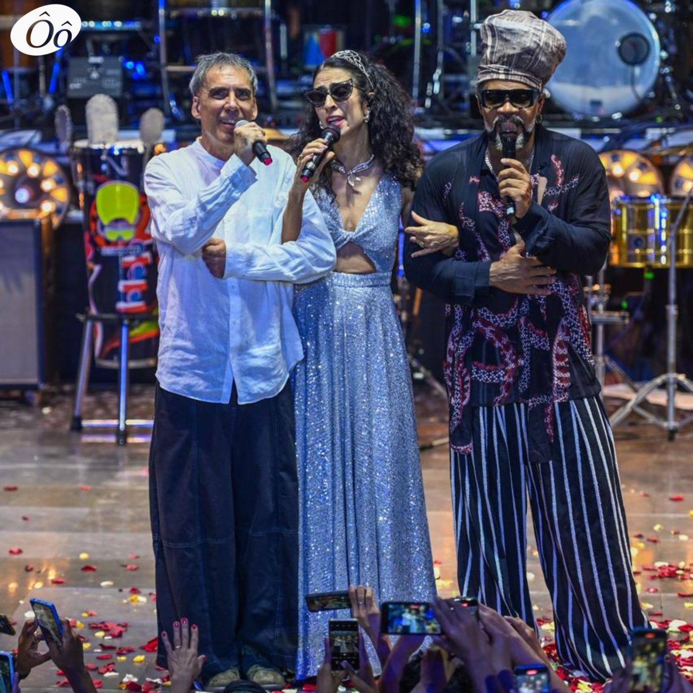 Carlinhos Brown encerra show com Marisa Monte e Arnaldo Antunes em noite de nostalgia em Salvador