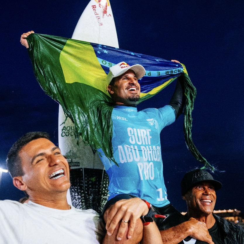 Italo Ferreira lidera ranking mundial de surfe após competição em Abu Dhabi