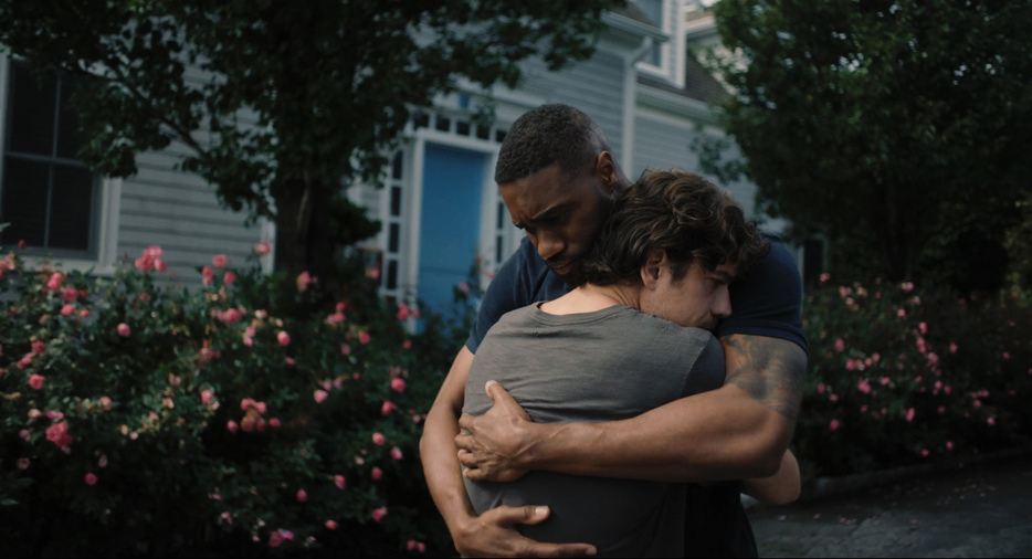 Premiado filme protagonizado por Marco Pigossi ganha trailer inédito e data de estreia no Brasil