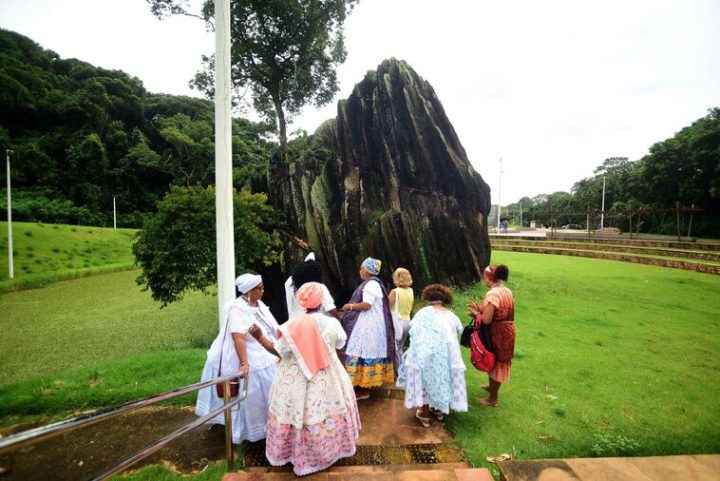 Em sua 16ª edição, Caminhada da Pedra de Xangô volta a movimentar a capital baiana neste domingo (9)