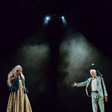 Caetano Veloso resgata registros do show histórico com Maria Bethânia em Salvador: “Ainda emocionado”