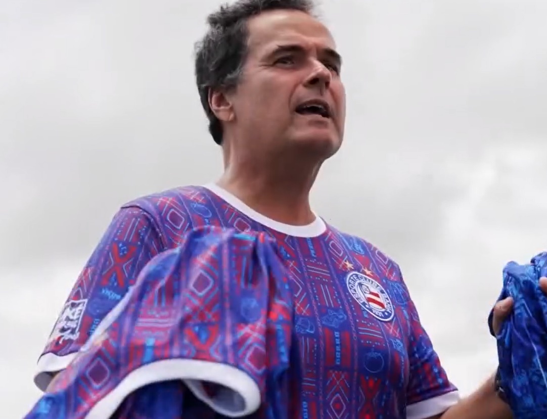 Esporte Clube Bahia lança camisa em homenagem aos 40 anos do Axé com Ricardo Chaves