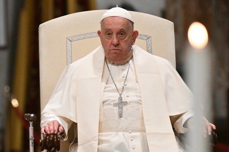 Papa Francisco segue em estado crítico,  informa Vaticano