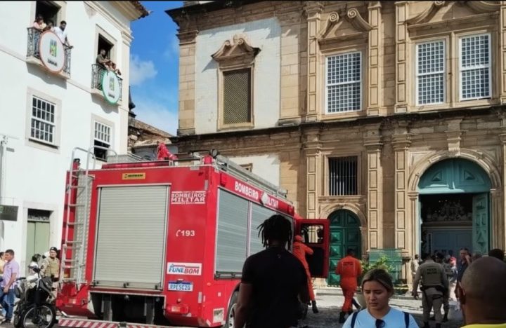 Turista de 26 anos morre no desabamento da Igreja de São Francisco