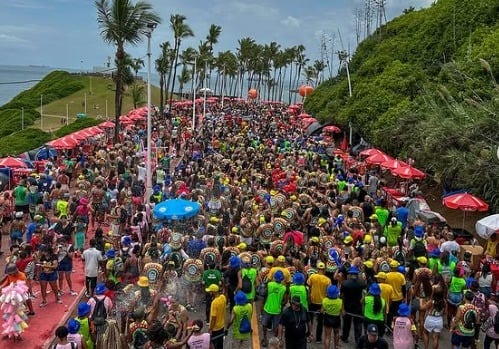 Barra é proibida de ter trios pela manhã e blocos são transferidos para o Campo Grande