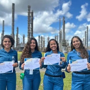 Engenheiras baianas estão entre as cinco únicas mulheres a conquistar certificação internacional no Brasil