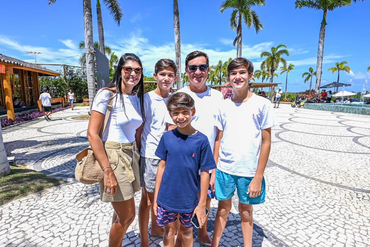 Roberta, Eduardo, Bernardo, Maurício e Guilherme Gonçalves