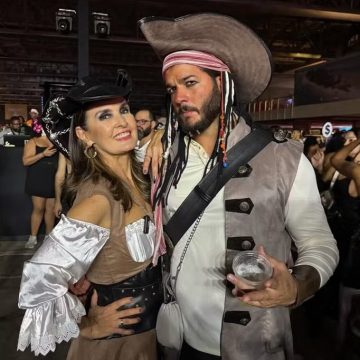 Fátima Bernardes e Túlio se fantasiam de piratas para pré-Carnaval em Recife