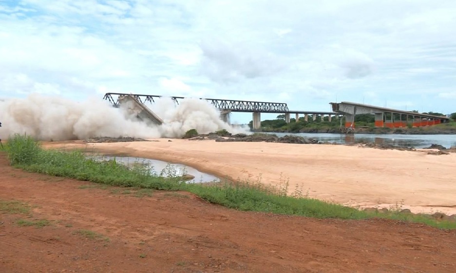 Operação implode o que sobrou da ponte que ligava Maranhão e Tocantins