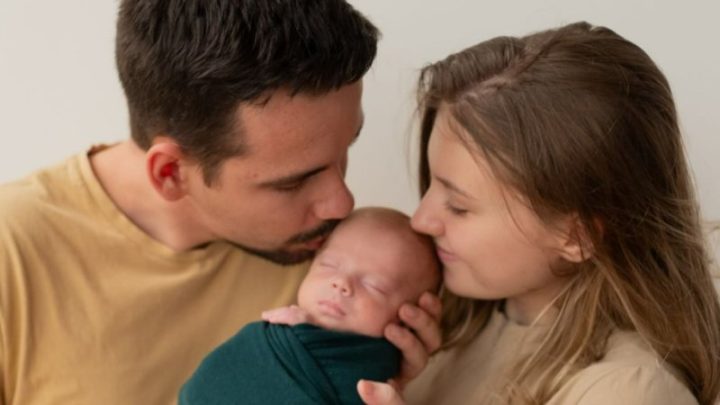 Isabel Veloso se declara ao marido e ao filho, Arthur, após sair do hospital