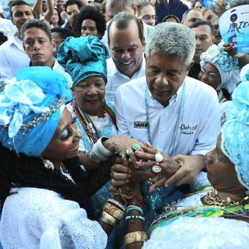 Jerônimo Rodrigues participa de Festa de Iemanjá e revela pedidos: ‘Paz, emprego para o povo brasileiro, tranquilidade e saúde’