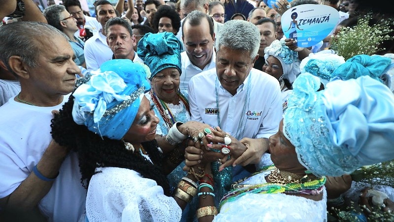 Jerônimo Rodrigues participa de Festa de Iemanjá e revela pedidos: ‘Paz, emprego para o povo brasileiro, tranquilidade e saúde’