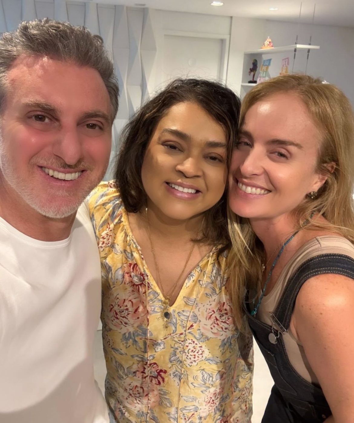 Angélica e Luciano Huck visitam Preta Gil em São Paulo: “Muito amor envolvido”