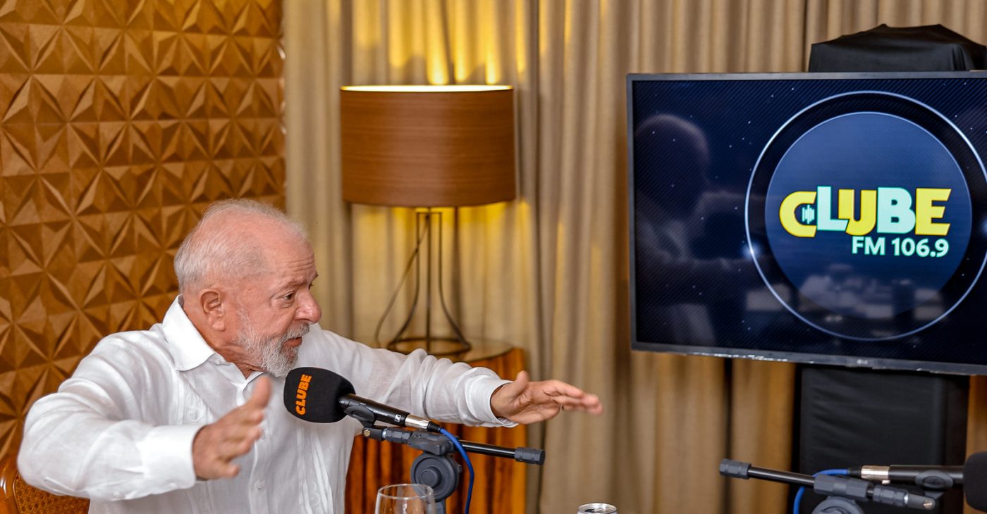 Lula diz que Brasil vai reagir contra taxações de Donald Trump