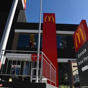 McDonald’s do Rio Vermelho é reinaugurado com 166 lugares e nova decoração; veja fotos