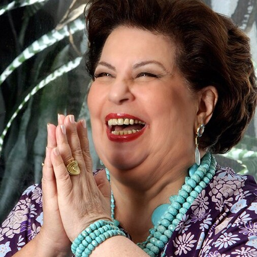 Nana Caymmi segue na UTI e irmão atualiza estado de saúde da cantora: “Quase faleceu”