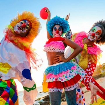 Palhaços do Rio Vermelho celebram 15 anos com desfile especial neste sábado