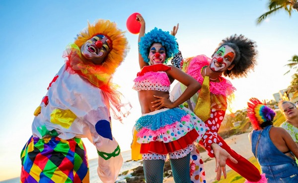 Palhaços do Rio Vermelho celebram 15 anos com desfile especial neste sábado