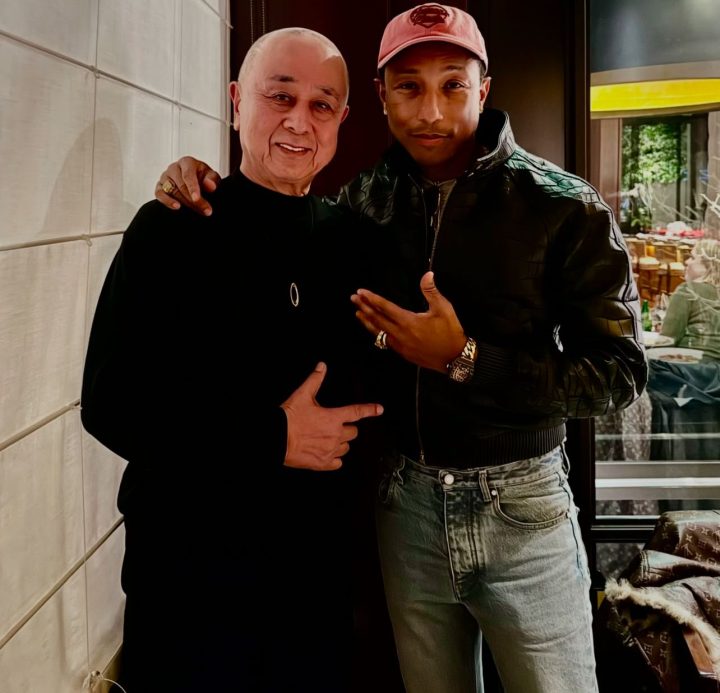 Pharrel Williams curte luxos de Paris durante semana de moda
